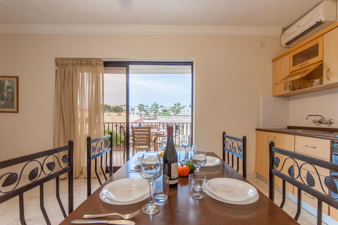Pool & Sea Merill Apartments 멜리에하 외부 사진