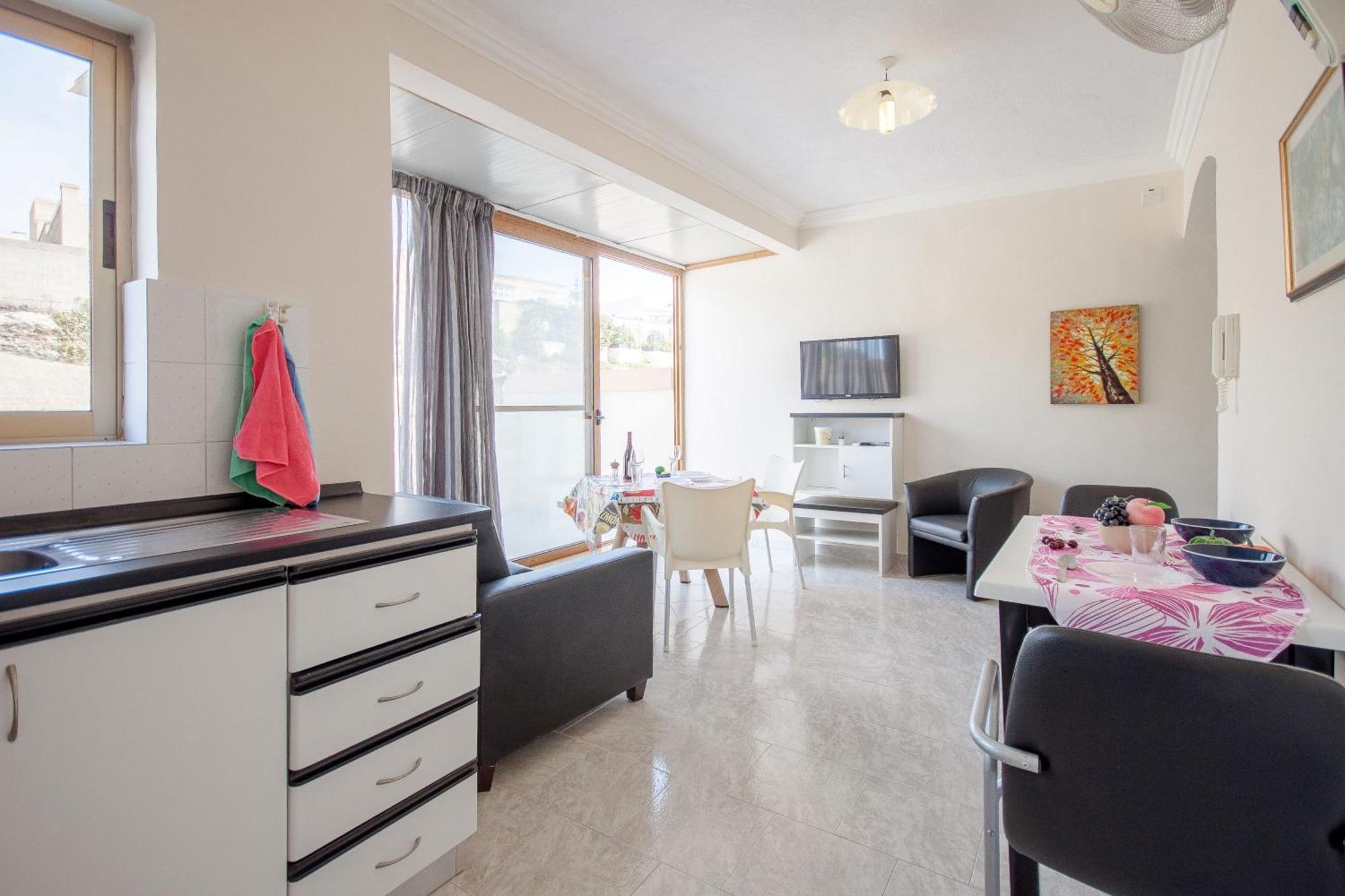 Pool & Sea Merill Apartments 멜리에하 외부 사진