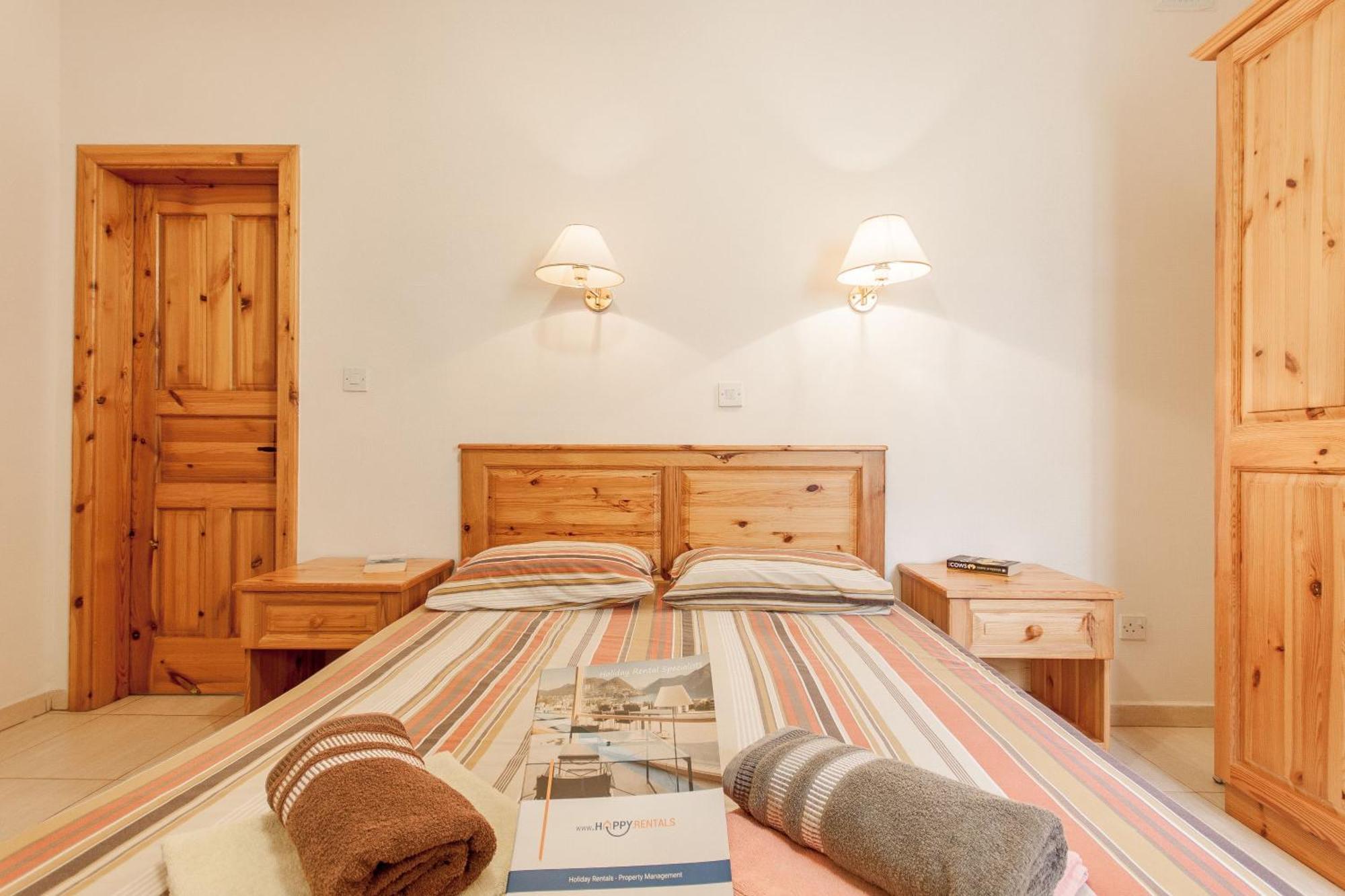 Pool & Sea Merill Apartments 멜리에하 외부 사진