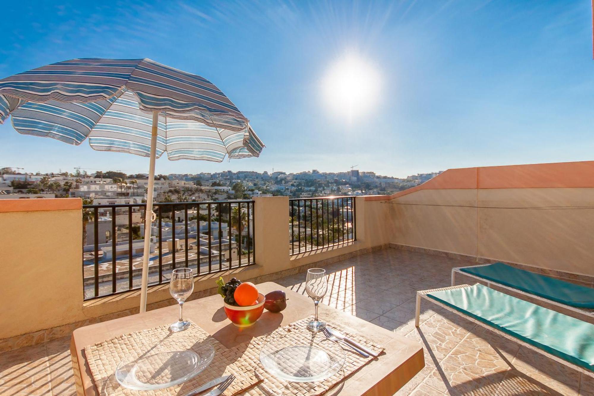 Pool & Sea Merill Apartments 멜리에하 객실 사진