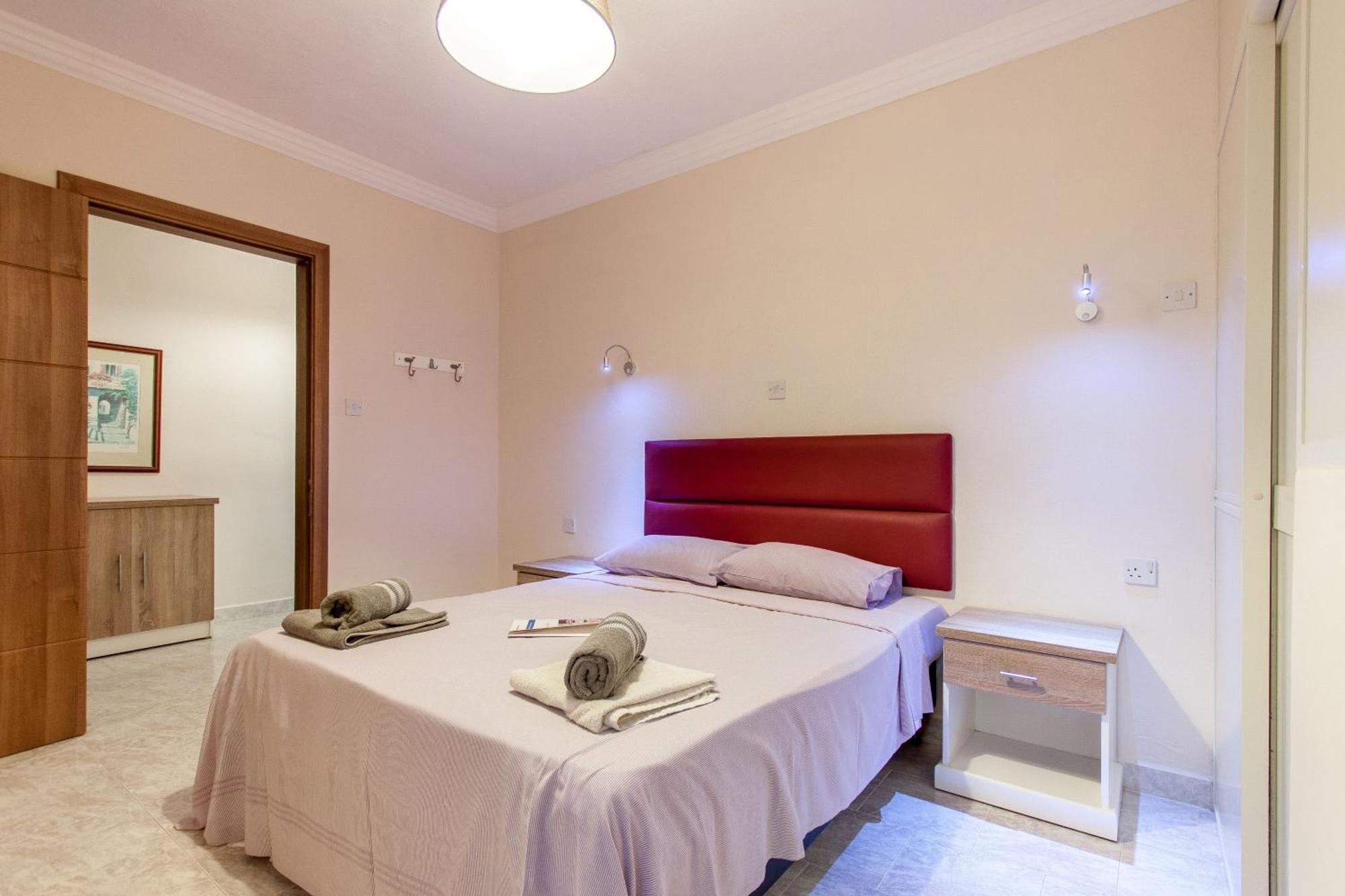 Pool & Sea Merill Apartments 멜리에하 외부 사진