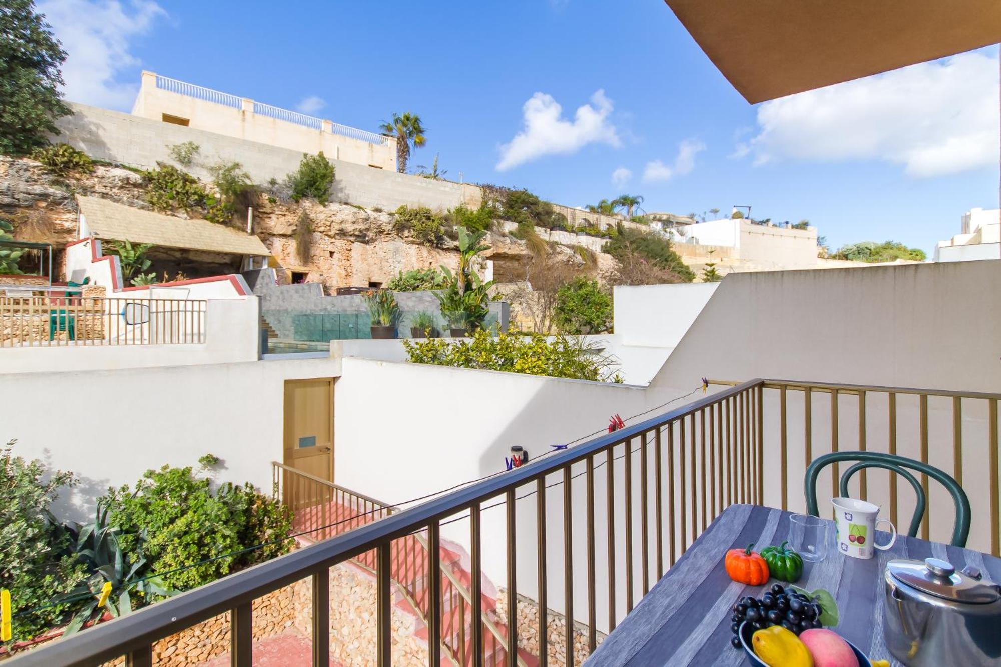 Pool & Sea Merill Apartments 멜리에하 외부 사진