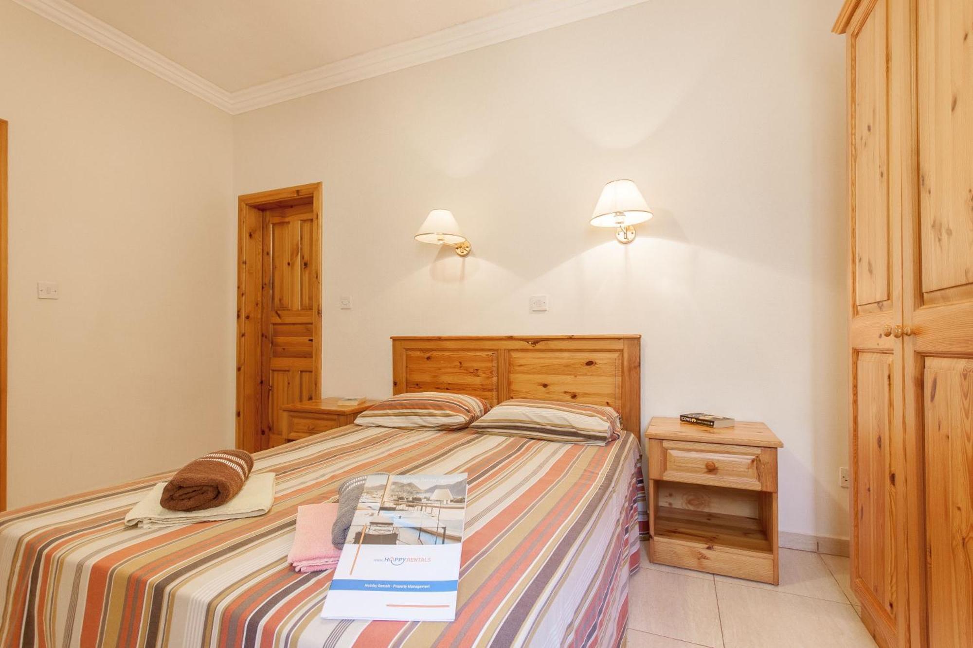 Pool & Sea Merill Apartments 멜리에하 객실 사진