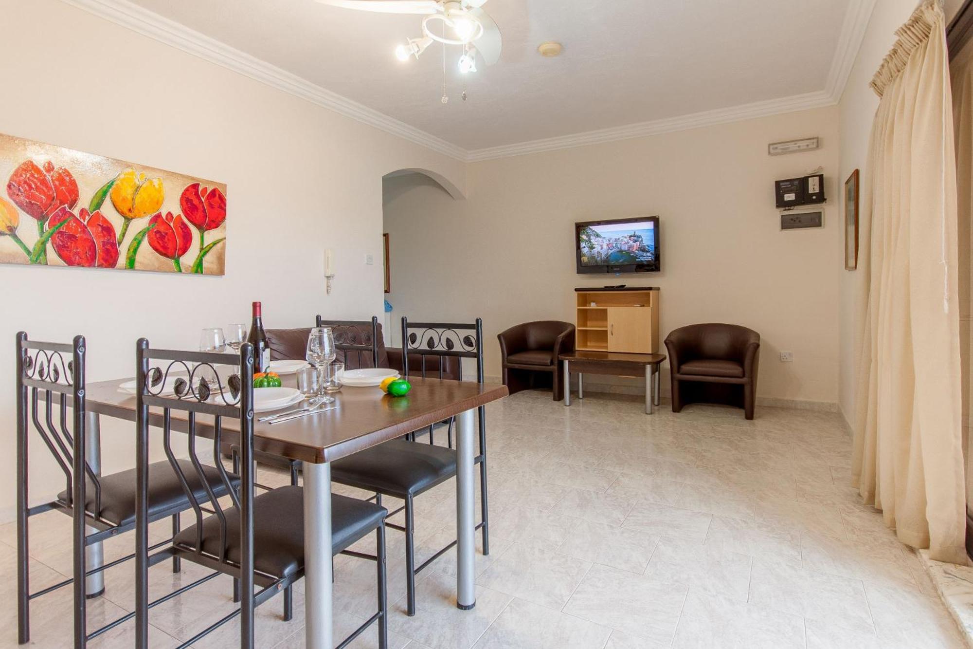 Pool & Sea Merill Apartments 멜리에하 객실 사진